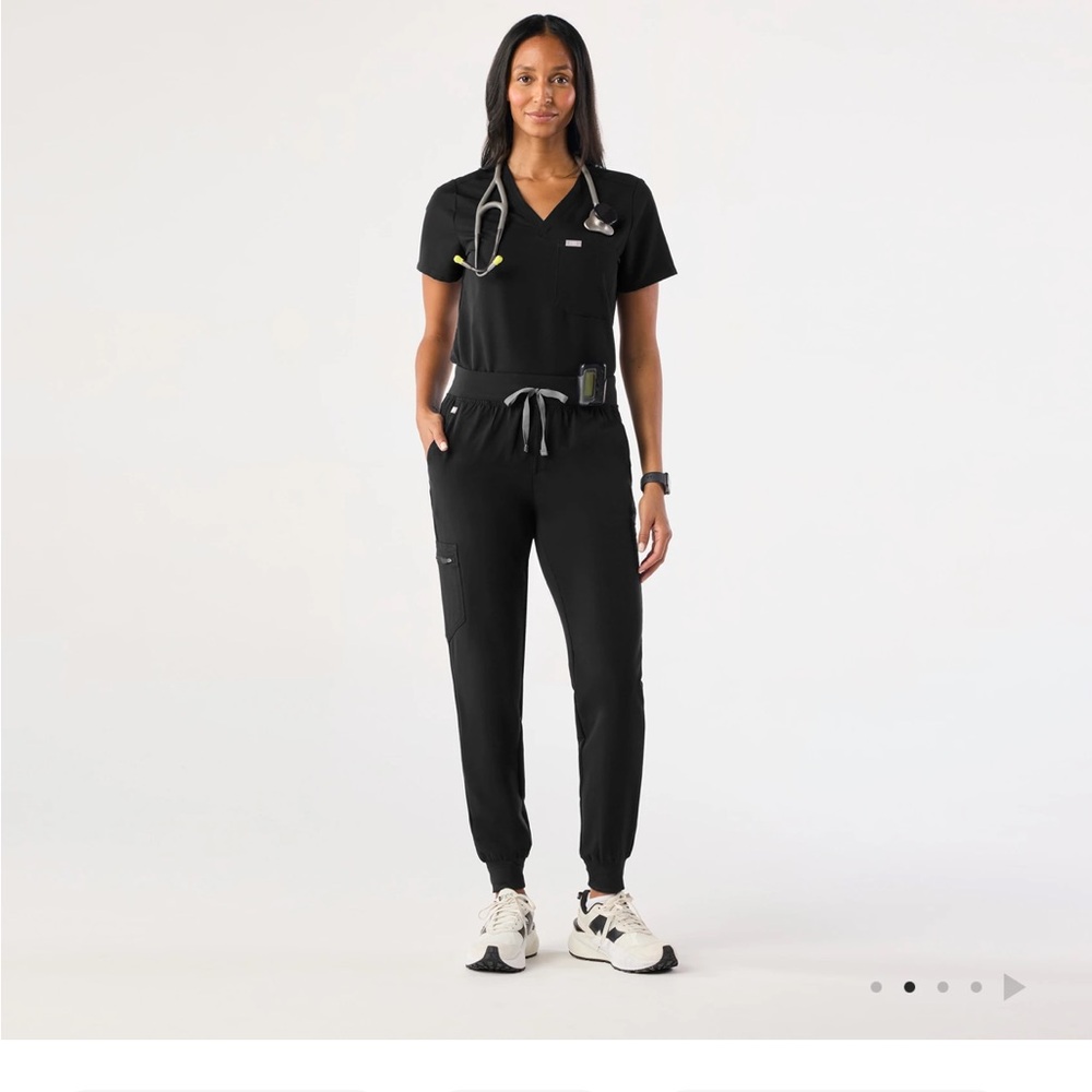 Figs Women's Black scrub set 
Catarina one pocket scrub top 
Zamora jogger